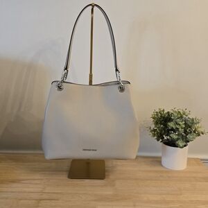 Michael Kors Kensington Large Leather Tote – Cream